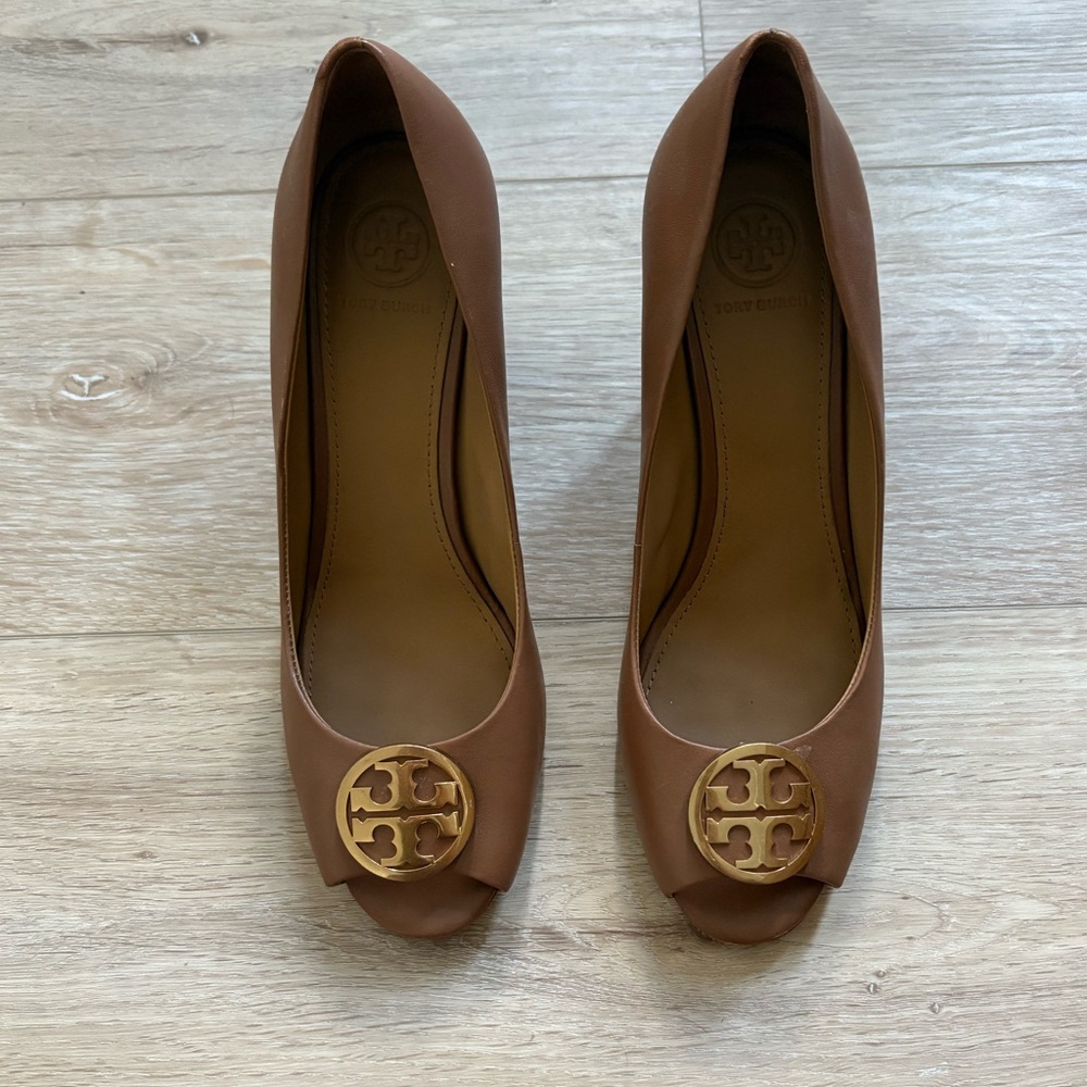 Tory Burch Brown Peep-Toe Wedge Heels with Gold Logo - Picture 2 of 6